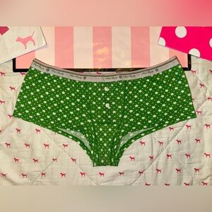 VS PINK VINTAGE Y2K LOW RISE BOYSHORT PANTY GREEN STARS SKULLS ROYALTY CROWN HTF